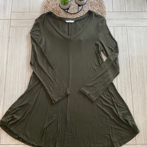 entro Dresses & Skirts - Anthropologie Entro green l/s  t-shirt dress small
